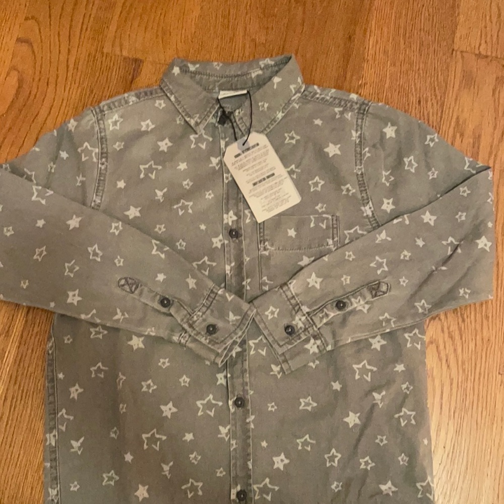 Grey Zara shirt with stars